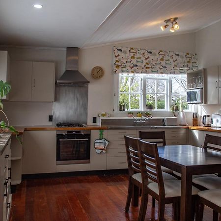 Cottage In The Heart Of Carterton Exterior foto